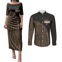 Moriori Kekoru New Zealand Personalised Couples Matching Puletasi and Long Sleeve Button Shirt Kopi Rakau Carving Chatham Islands Map LT14 Black - Polynesian Pride