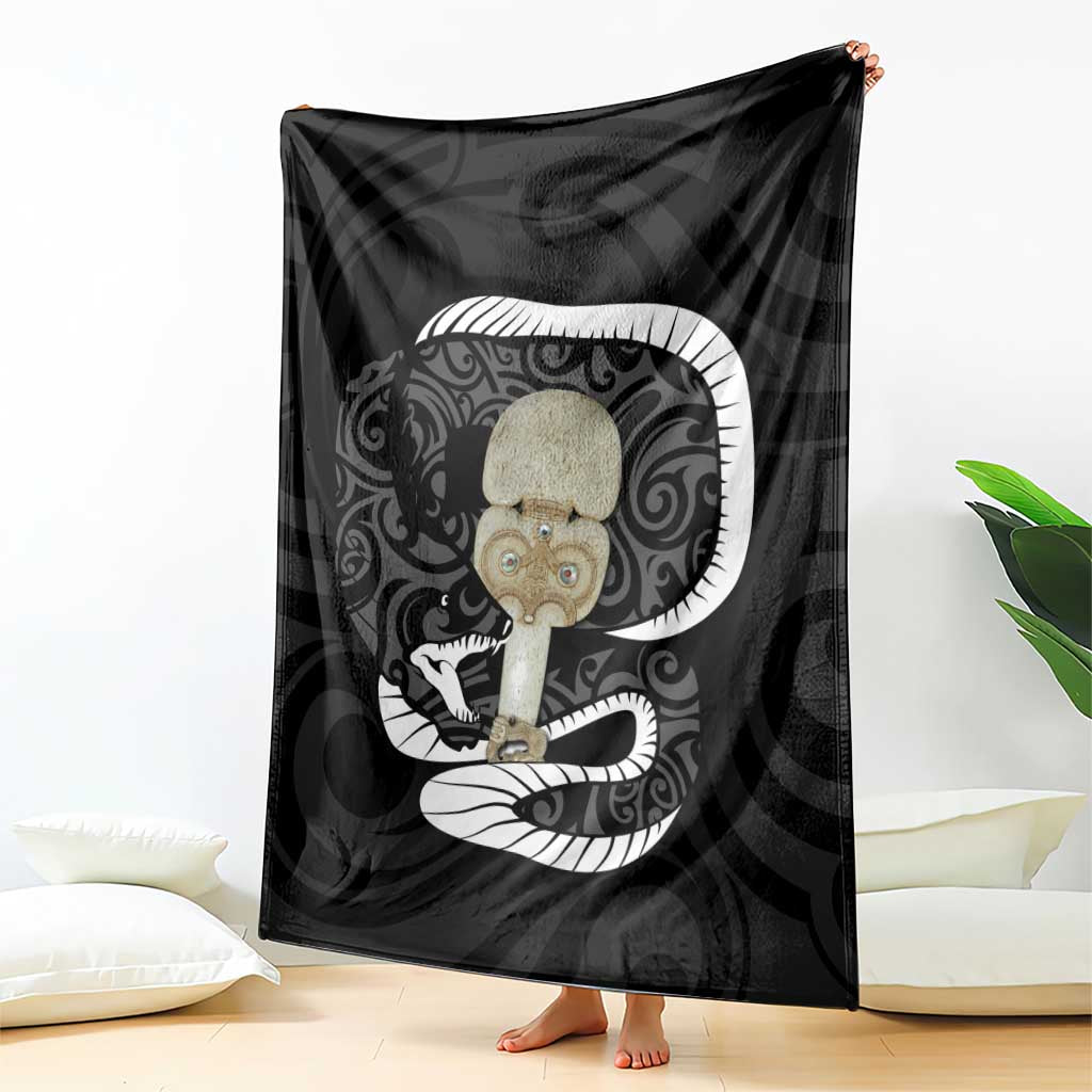 Black New Zealand Eel Blanket Aotearoa Maori Tuna With Kotiate Weapon LT14 - Polynesian Pride