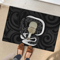 Black New Zealand Eel Rubber Doormat Aotearoa Maori Tuna With Kotiate Weapon LT14 - Polynesian Pride