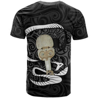 Black New Zealand Eel T Shirt Aotearoa Maori Tuna With Kotiate Weapon LT14 - Polynesian Pride