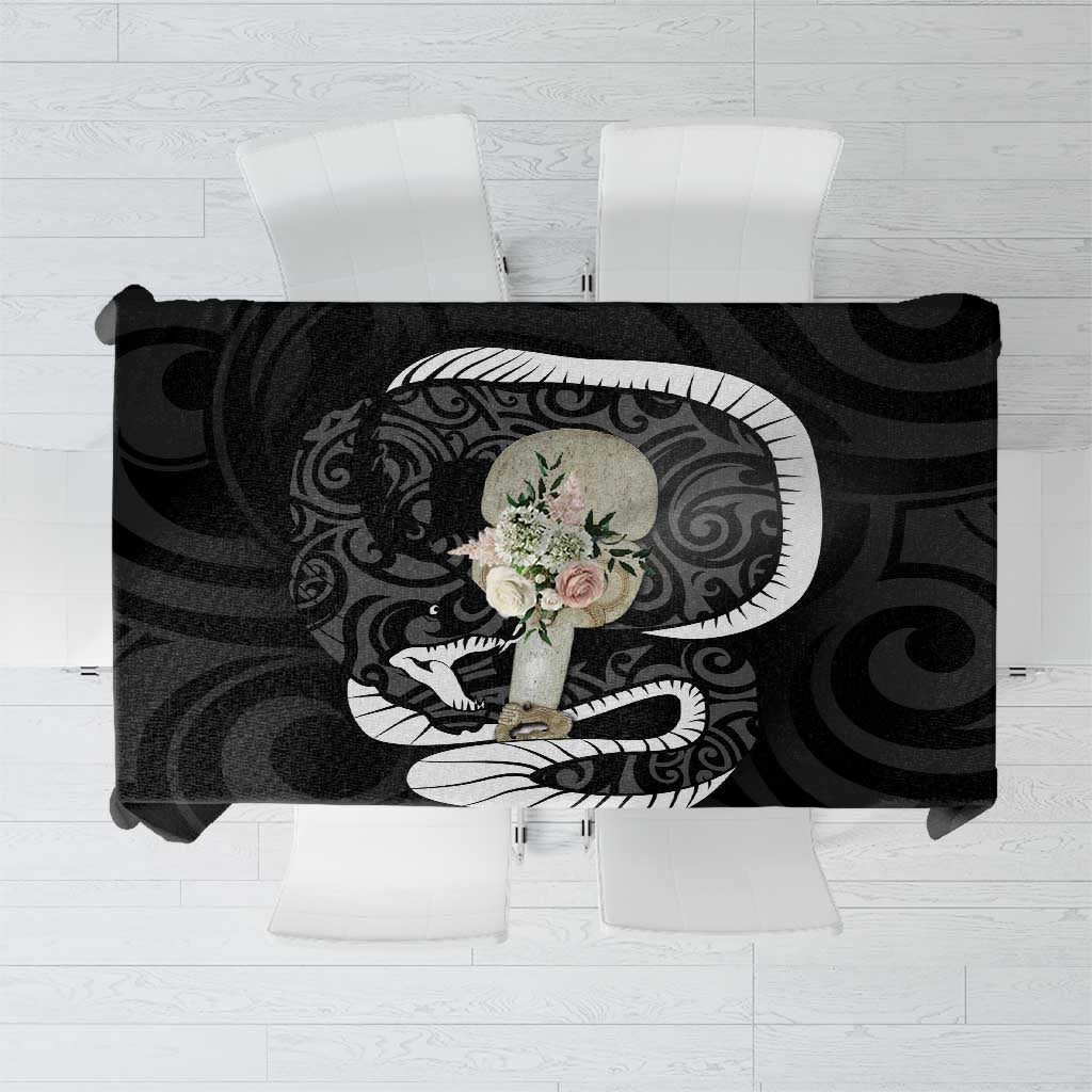 Black New Zealand Eel Tablecloth Aotearoa Maori Tuna With Kotiate Weapon LT14 Black - Polynesian Pride