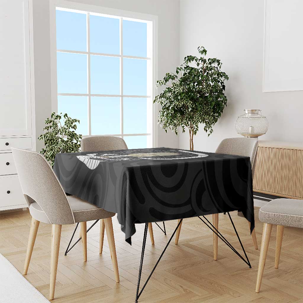 Black New Zealand Eel Tablecloth Aotearoa Maori Tuna With Kotiate Weapon LT14 - Polynesian Pride