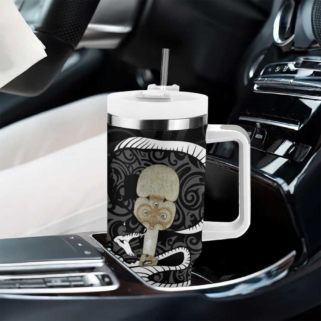 Black New Zealand Eel Tumbler With Handle Aotearoa Maori Tuna With Kotiate Weapon LT14 - Polynesian Pride