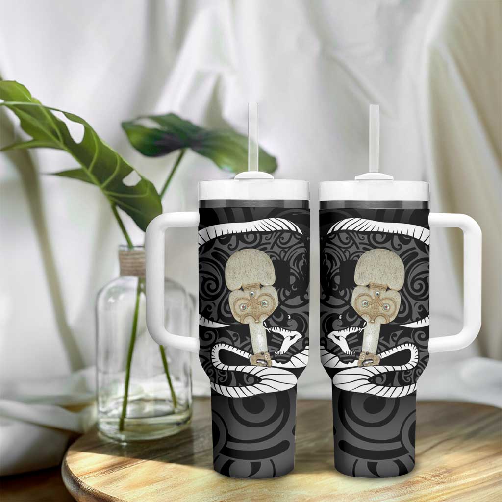 Black New Zealand Eel Tumbler With Handle Aotearoa Maori Tuna With Kotiate Weapon LT14 - Polynesian Pride