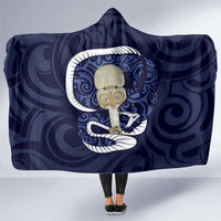 Blue New Zealand Eel Hooded Blanket Aotearoa Maori Tuna With Kotiate Weapon LT14 One Size Blue - Polynesian Pride