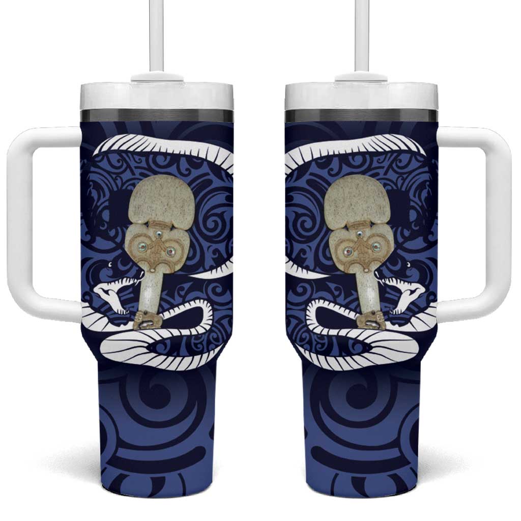 Blue New Zealand Eel Tumbler With Handle Aotearoa Maori Tuna With Kotiate Weapon LT14 One Size: 40 oz Blue - Polynesian Pride