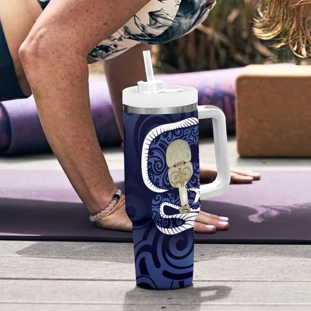Blue New Zealand Eel Tumbler With Handle Aotearoa Maori Tuna With Kotiate Weapon LT14 - Polynesian Pride