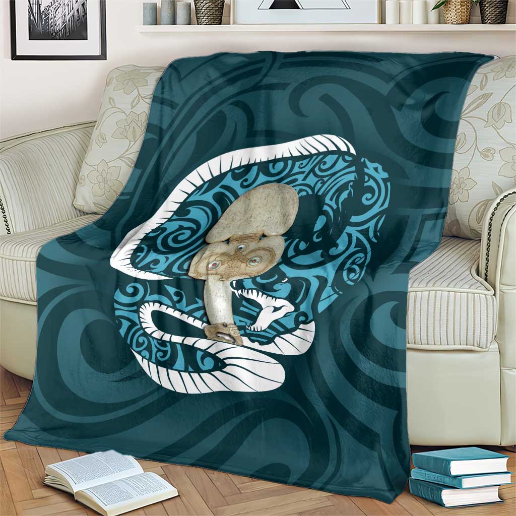 Turquoise New Zealand Eel Blanket Aotearoa Maori Tuna With Kotiate Weapon LT14 - Polynesian Pride