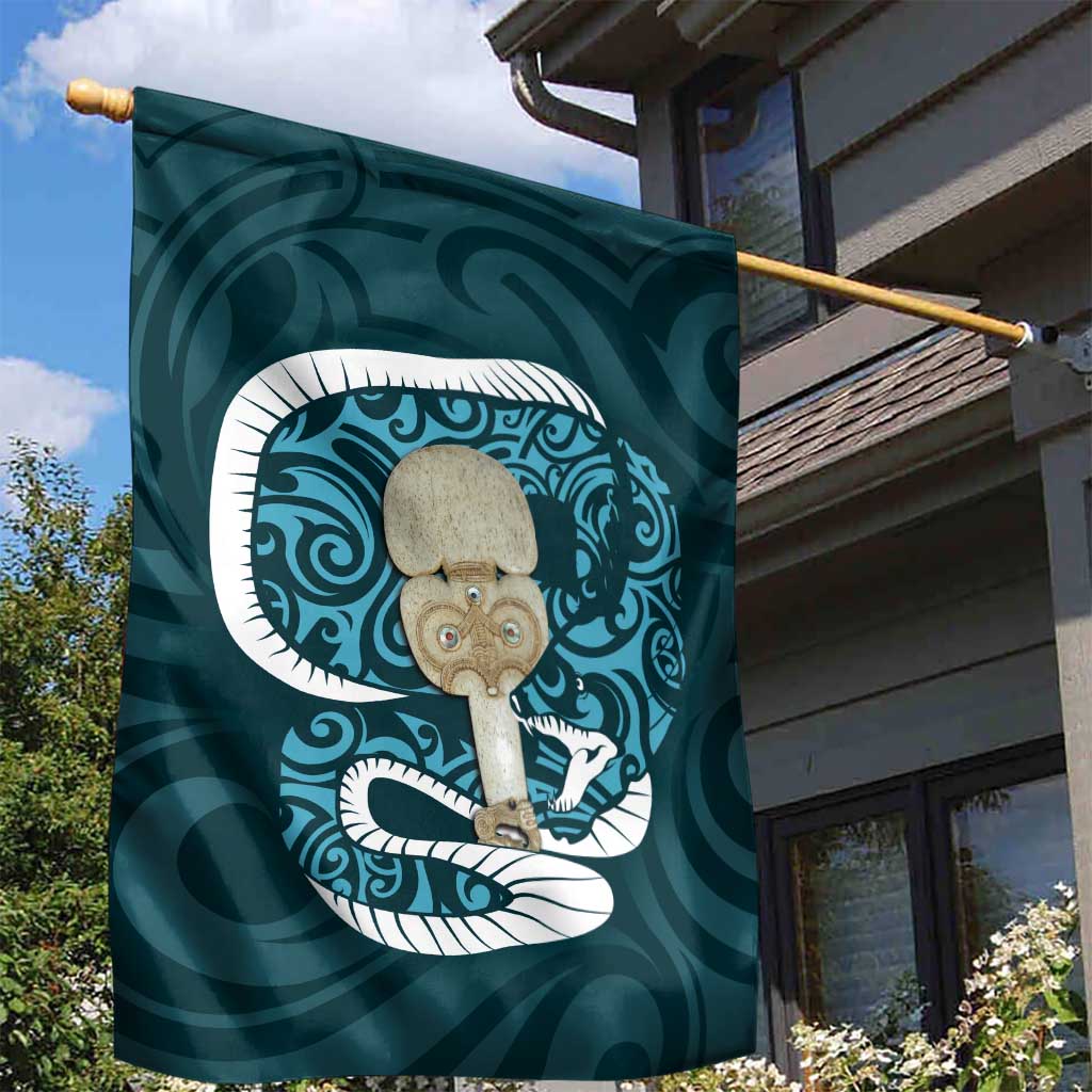 Turquoise New Zealand Eel Garden Flag Aotearoa Maori Tuna With Kotiate Weapon LT14 - Polynesian Pride