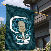 Turquoise New Zealand Eel Garden Flag Aotearoa Maori Tuna With Kotiate Weapon LT14 - Polynesian Pride