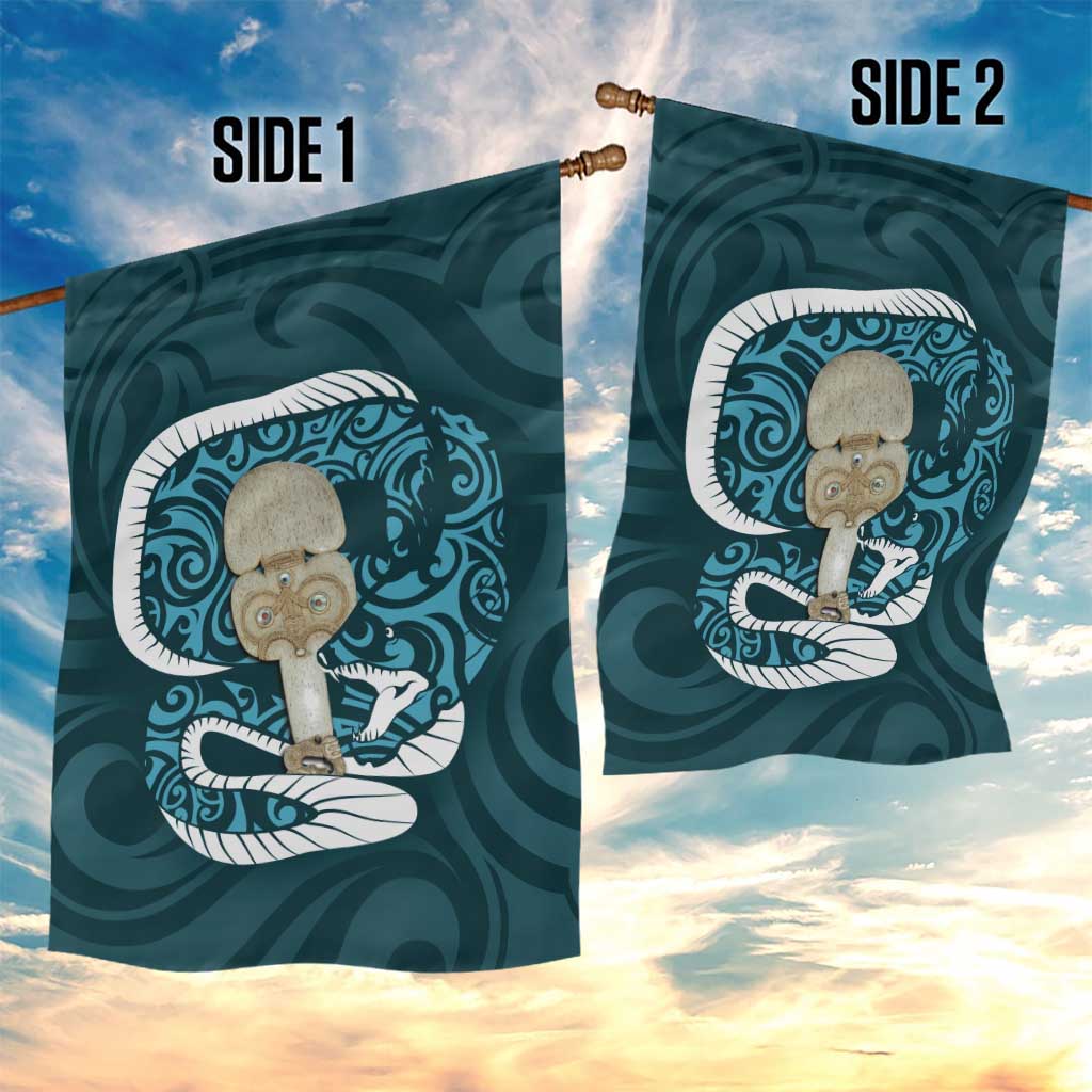 Turquoise New Zealand Eel Garden Flag Aotearoa Maori Tuna With Kotiate Weapon LT14 - Polynesian Pride