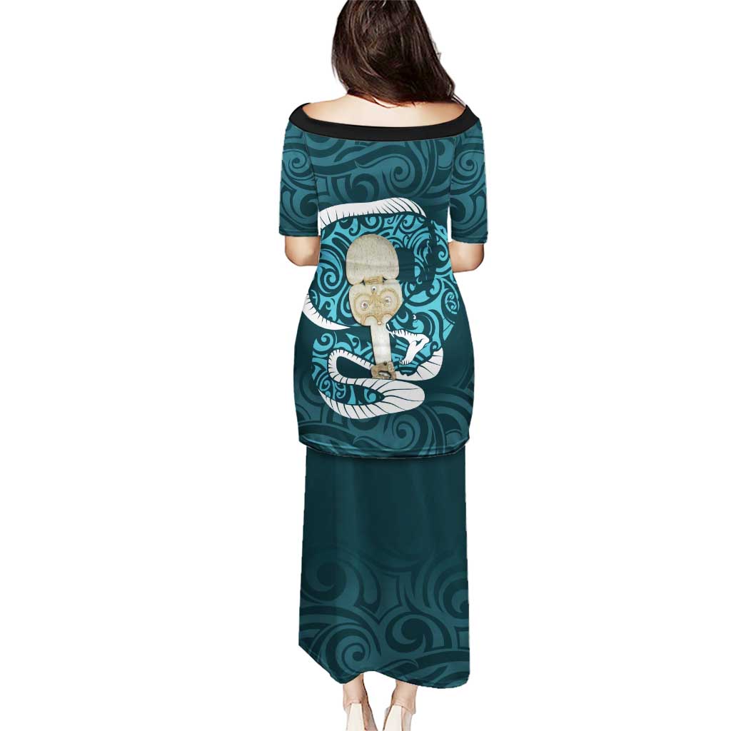 Turquoise New Zealand Eel Puletasi Aotearoa Maori Tuna With Kotiate Weapon