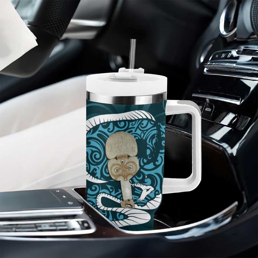 Turquoise New Zealand Eel Tumbler With Handle Aotearoa Maori Tuna With Kotiate Weapon LT14 - Polynesian Pride