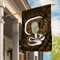 Gold New Zealand Eel Garden Flag Aotearoa Maori Tuna With Kotiate Weapon LT14 House Flag Gold - Polynesian Pride