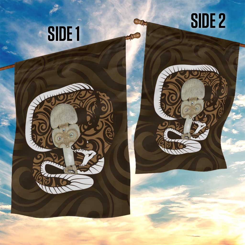 Gold New Zealand Eel Garden Flag Aotearoa Maori Tuna With Kotiate Weapon LT14 - Polynesian Pride