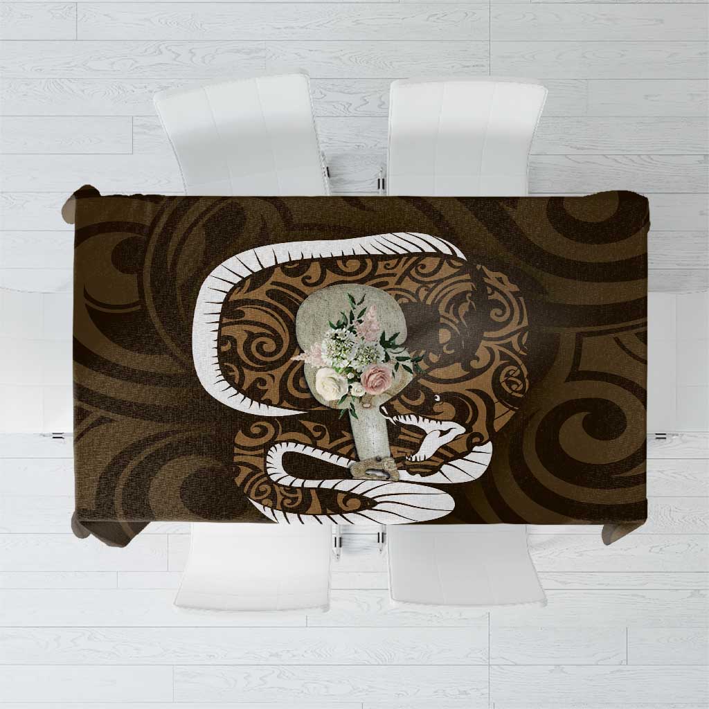 Gold New Zealand Eel Tablecloth Aotearoa Maori Tuna With Kotiate Weapon LT14 Gold - Polynesian Pride