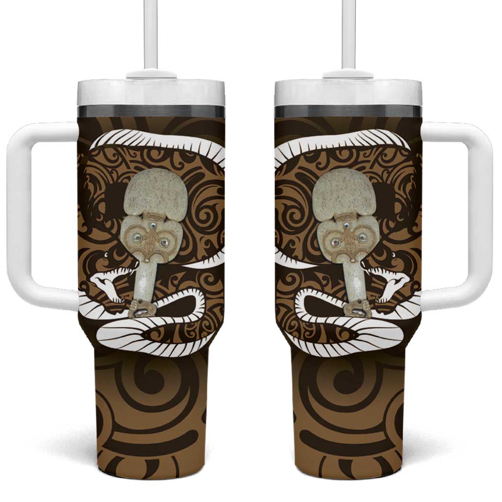 Gold New Zealand Eel Tumbler With Handle Aotearoa Maori Tuna With Kotiate Weapon LT14 One Size: 40 oz Gold - Polynesian Pride