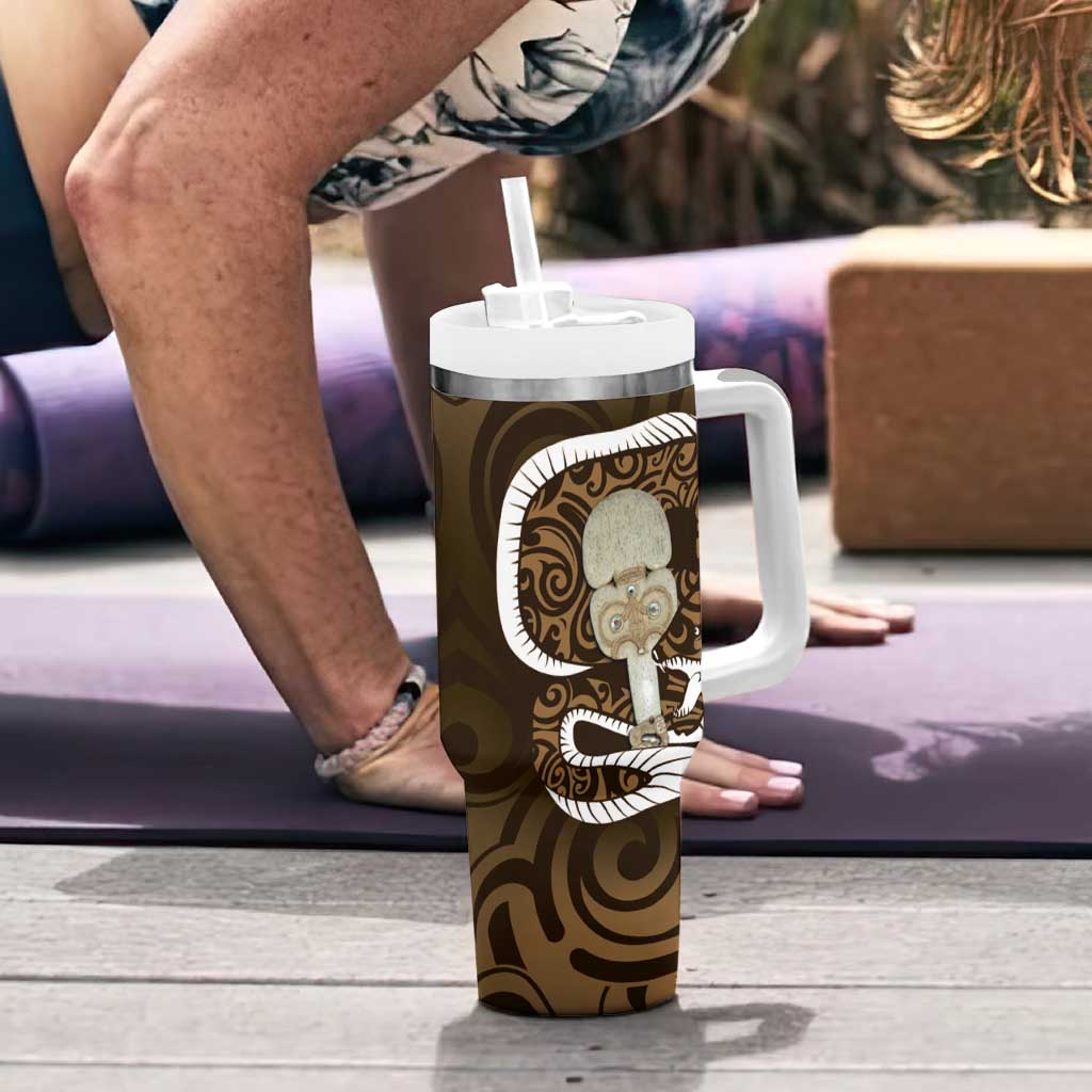 Gold New Zealand Eel Tumbler With Handle Aotearoa Maori Tuna With Kotiate Weapon LT14 - Polynesian Pride