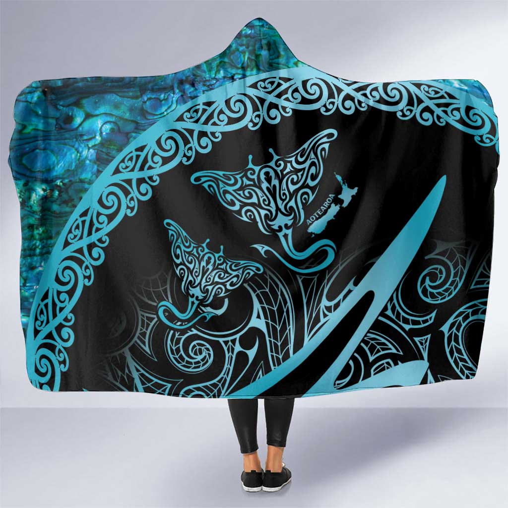 New Zealand Stingray Hooded Blanket Aotearoa Whai With Maori Paua Shell LT14 One Size Turquoise - Polynesian Pride