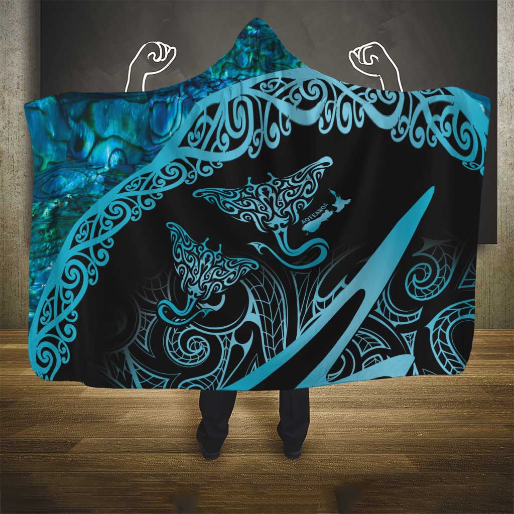 New Zealand Stingray Hooded Blanket Aotearoa Whai With Maori Paua Shell LT14 - Polynesian Pride