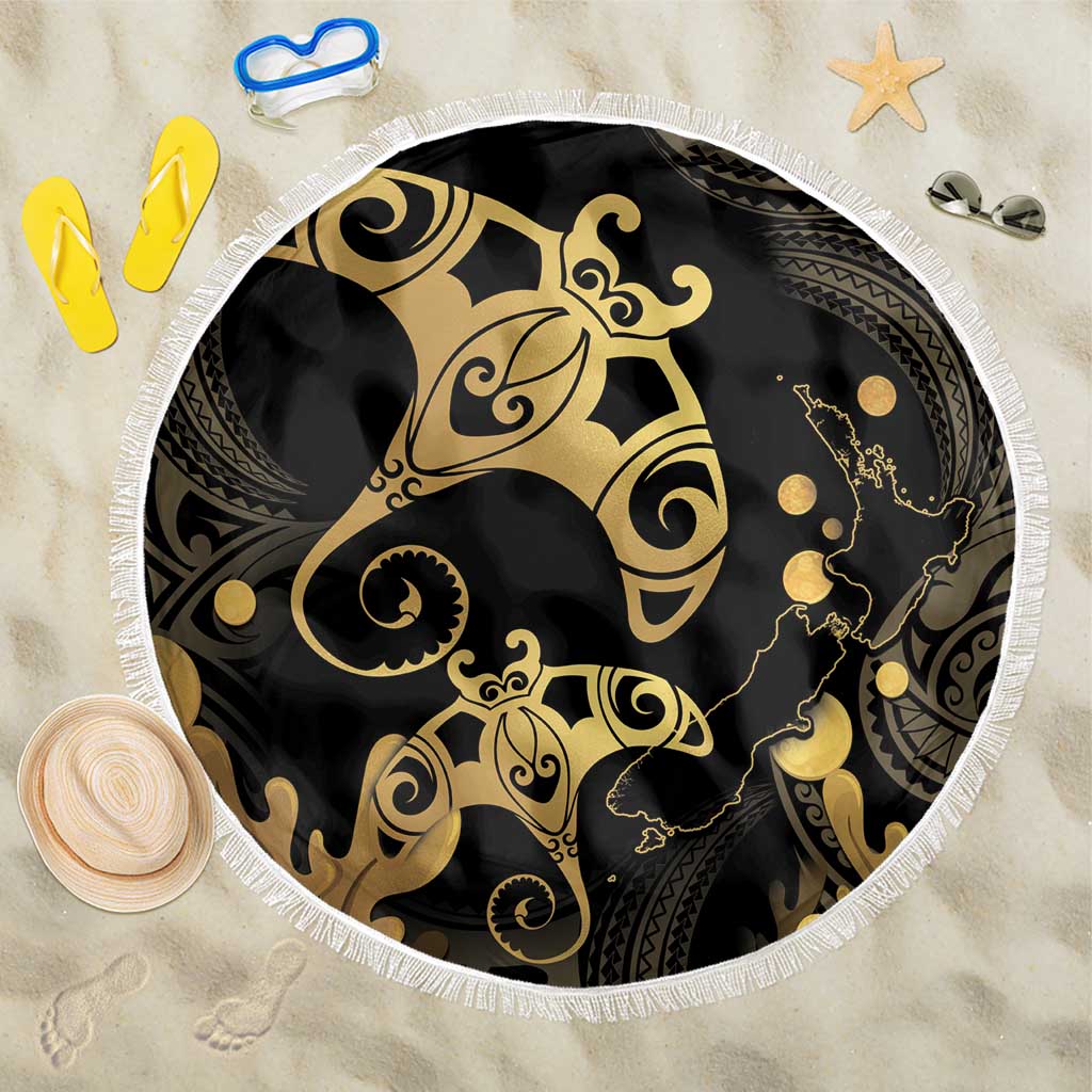 Black And Gold Aotearoa Whai Beach Blanket NZ Stingrays Maori Curves Style