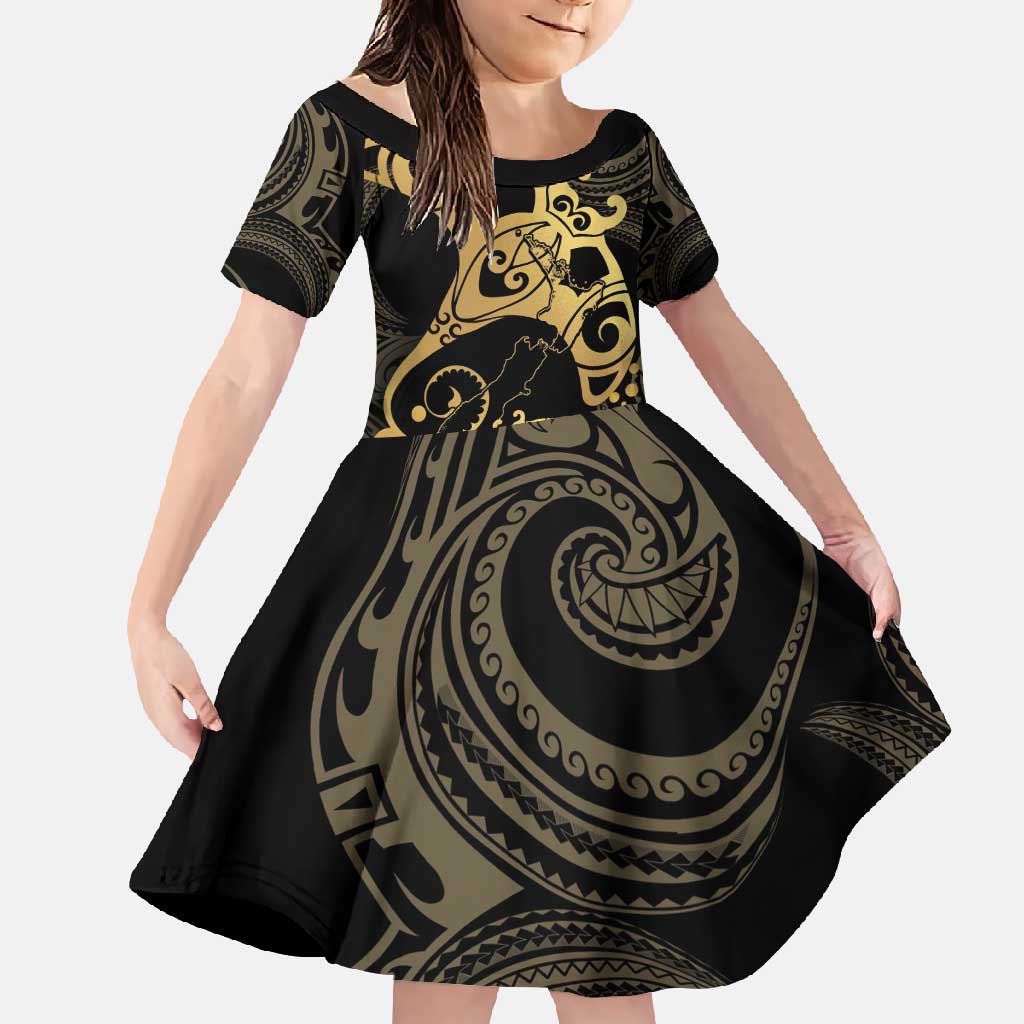 Black And Gold Aotearoa Whai Family Matching Summer Maxi Dress and Hawaiian Shirt NZ Stingrays Maori Curves Style LT14 Daughter's Dress Gold - Polynesian Pride