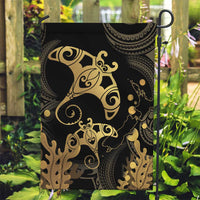 Black And Gold Aotearoa Whai Garden Flag NZ Stingrays Maori Curves Style LT14 Garden Flag Gold - Polynesian Pride