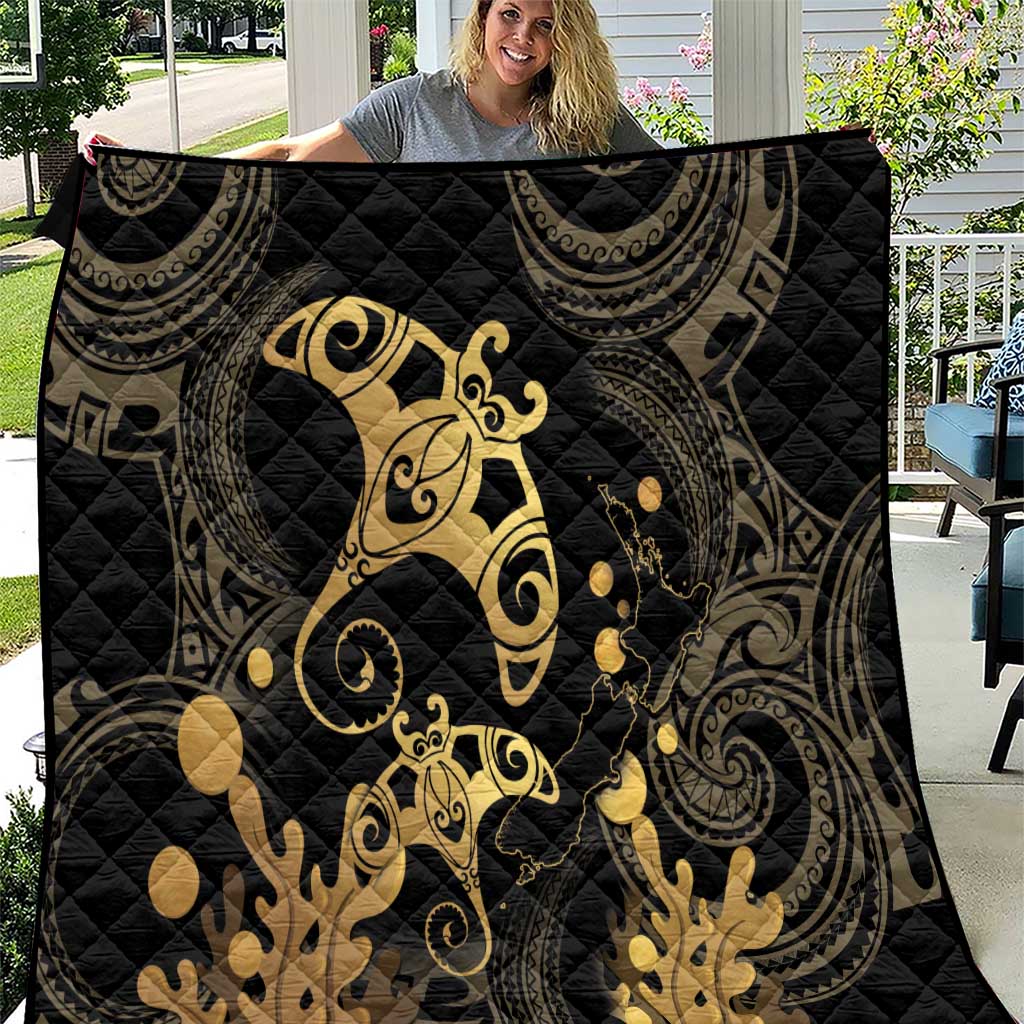 Black And Gold Aotearoa Whai Quilt NZ Stingrays Maori Curves Style