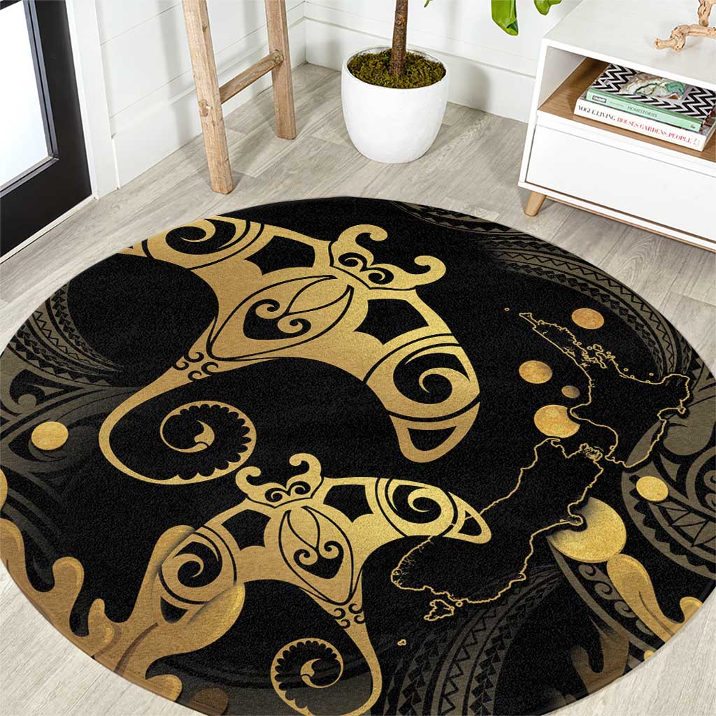 Black And Gold Aotearoa Whai Round Carpet NZ Stingrays Maori Curves Style