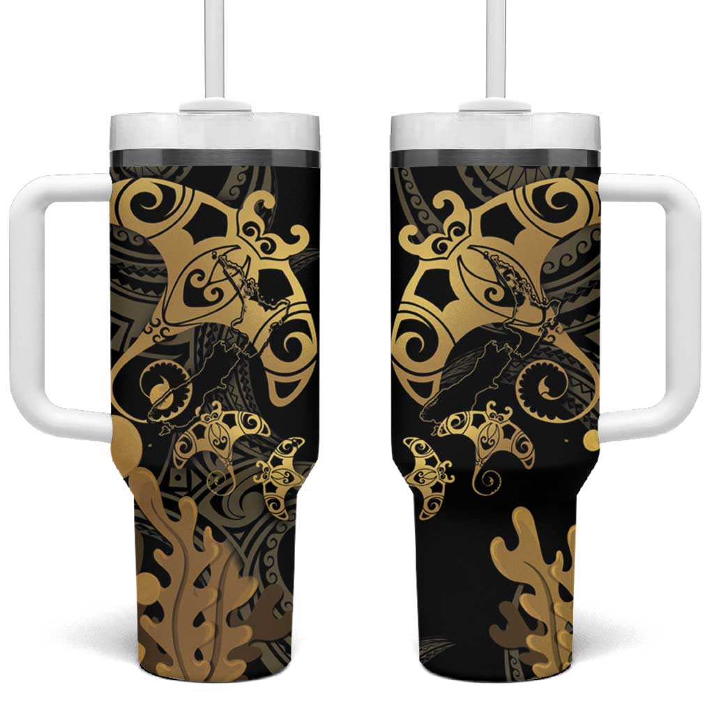 Black And Gold Aotearoa Whai Tumbler With Handle NZ Stingrays Maori Curves Style LT14 One Size: 40 oz Gold - Polynesian Pride