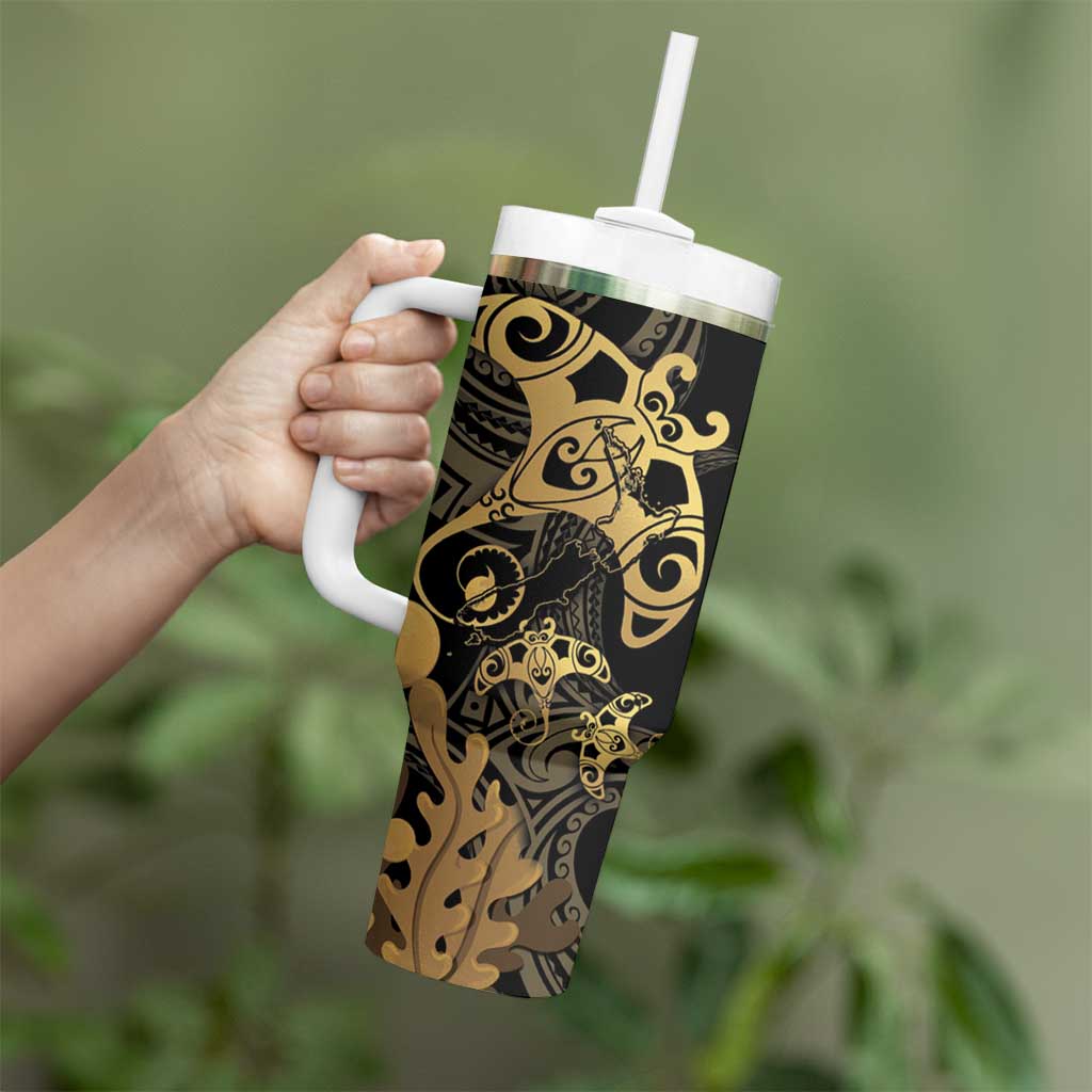 Black And Gold Aotearoa Whai Tumbler With Handle NZ Stingrays Maori Curves Style LT14 - Polynesian Pride