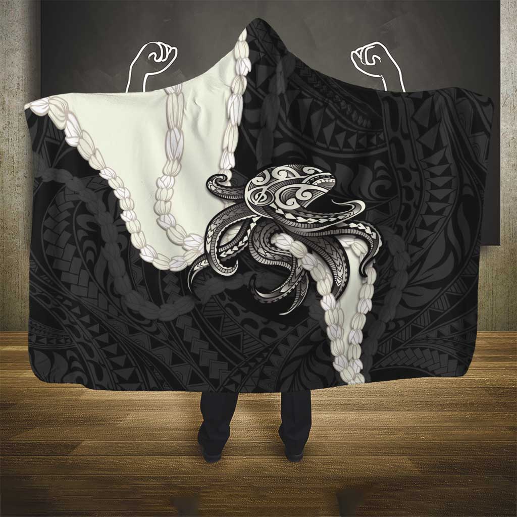 Black Polynesia Tribal Octopus Tattoo Hooded Blanket Pikake Lei Polynesian Pattern