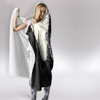 Black Polynesia Tribal Octopus Tattoo Hooded Blanket Pikake Lei Polynesian Pattern