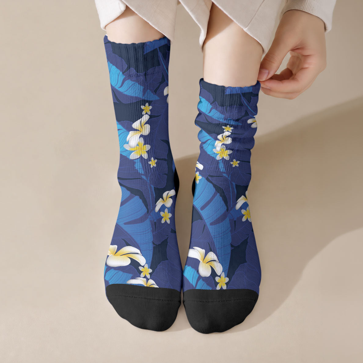 Teal Purple Banana Leaf Hawaii Crew Socks Lau Maia Plumeria Tropical Summer Vibes LT14 Crew Socks Teal Purple - Polynesian Pride