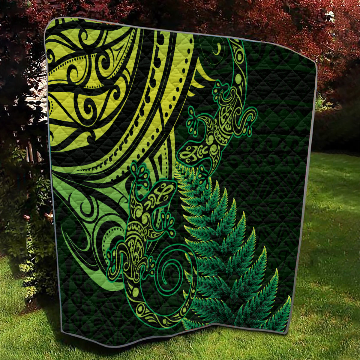New Zealand Lizard Quilt Silver Fern Aotearoa Maori Green Version