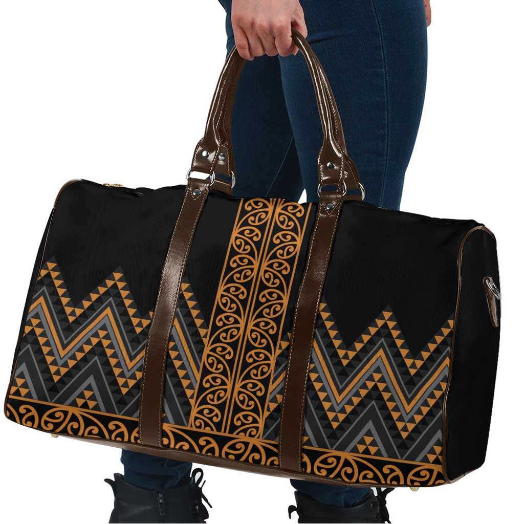 Gold Aotearoa Mangopare Kowhaiwhai Niho Taniwha Travel Bag Maori New Zealand - Polynesian Pride
