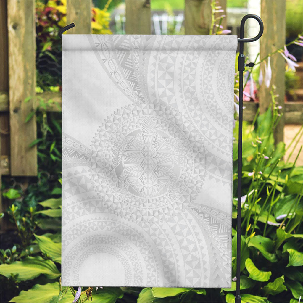 Tonga White Sunday Garden Flag Fakame Tongan Ngatu Turtle LT14 Garden Flag White - Polynesian Pride