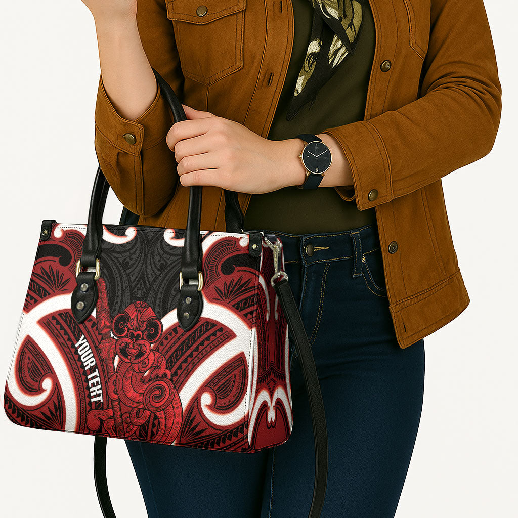 Whero Aotearoa Atua Tumatauenga Personalised Leather Bag Maori God Of War Tiki With Taiaha LT14 - Polynesian Pride