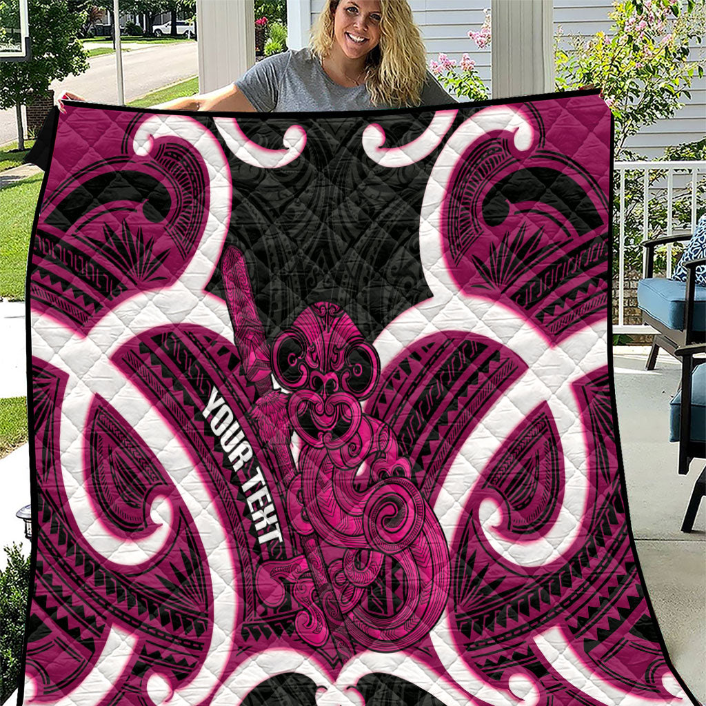 Mawhero Aotearoa Atua Tumatauenga Personalised Quilt Maori God Of War Tiki With Taiaha LT14 Pink - Polynesian Pride