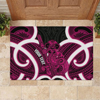 Mawhero Aotearoa Atua Tumatauenga Personalised Rubber Doormat Maori God Of War Tiki With Taiaha LT14 Pink - Polynesian Pride