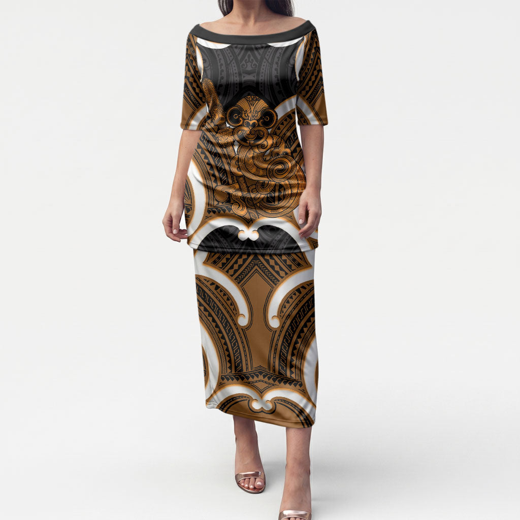 Karaka Aotearoa Atua Tumatauenga Personalised Puletasi Maori God Of War Tiki With Taiaha LT14 Long Dress Orange - Polynesian Pride