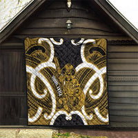 Kowhai Aotearoa Atua Tumatauenga Personalised Quilt Maori God Of War Tiki With Taiaha LT14 - Polynesian Pride
