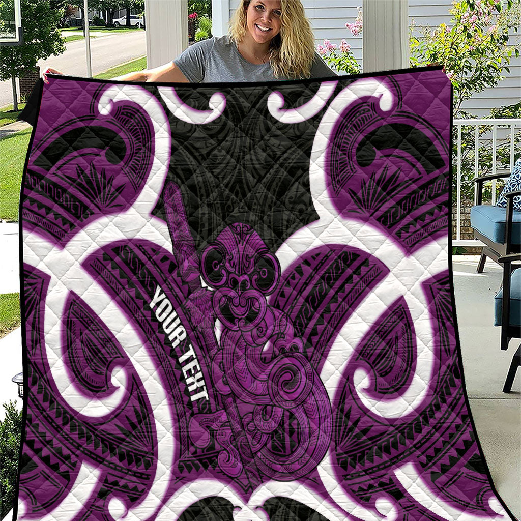 Waiporoporo Aotearoa Atua Tumatauenga Personalised Quilt Maori God Of War Tiki With Taiaha LT14 Purple - Polynesian Pride