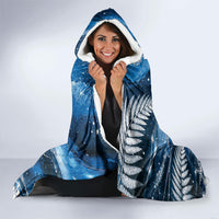 Sulphur-crested Cockatoo New Zealand Christmas In July Hooded Blanket NZ Aroha Koru Fern Marble Vibes