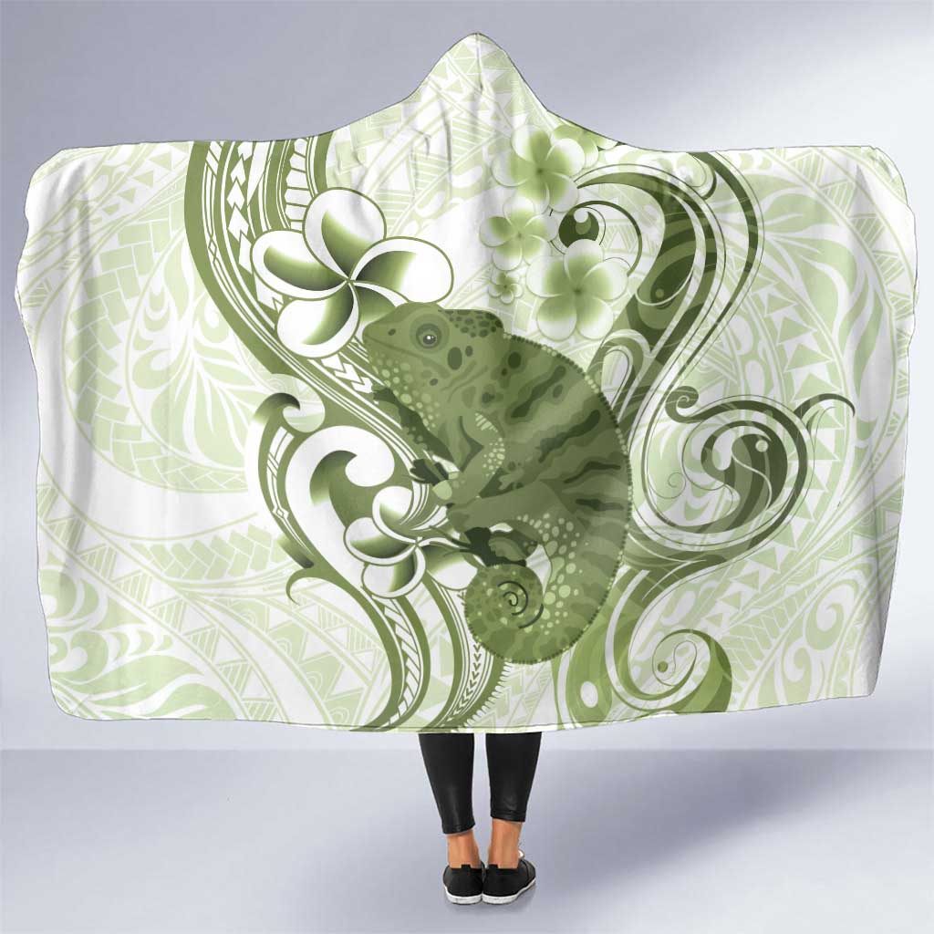 Green And White Hawaii Chameleon Hooded Blanket Plumeria Polynesian Tribal Art