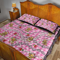 Pink Palaka Hawaii Mele Kalikimaka Quilt Bed Set Ohia Lehua Shell Leis Funny Gingerbread Santa - Polynesian Pride
