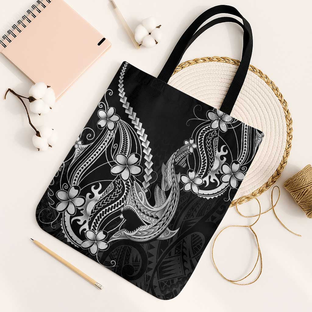 Black Aloha Hawaii Tote Bag Polynesian Shark Tattoo With Plumeria - Polynesian Pride