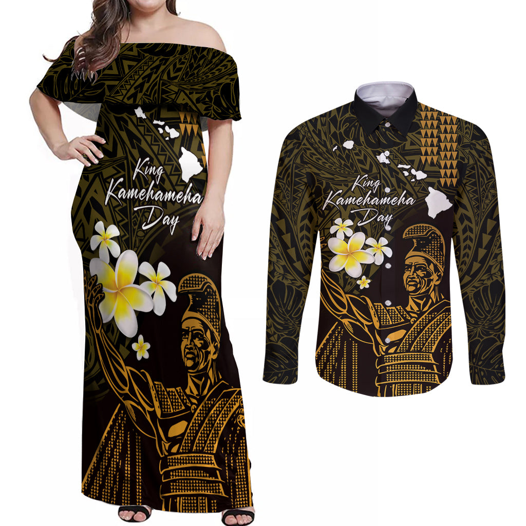 Personalised Hawaii King Kamehameha Day Couples Matching Off Shoulder Maxi Dress and Long Sleeve Button Shirt Plumeria With Kakau Pattern - Gold