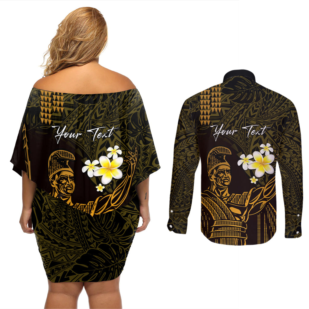 Personalised Hawaii King Kamehameha Day Couples Matching Off Shoulder Short Dress and Long Sleeve Button Shirt Plumeria With Kakau Pattern - Gold
