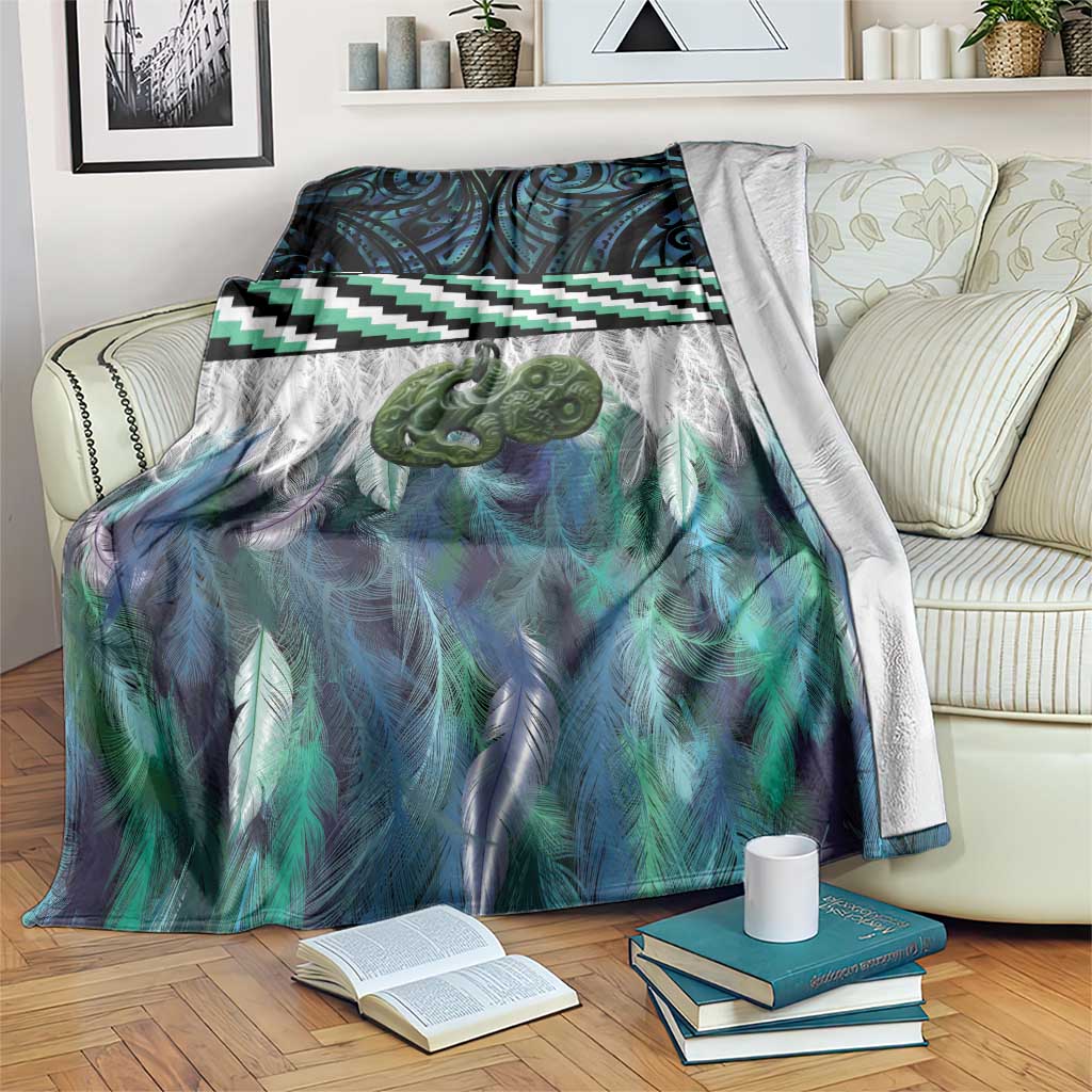 Turquoise Traditional Cloak Aotearoa Blanket Maori Paua Shell Korowai Pattern